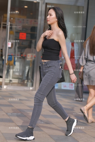 【红石赛帖】灰色性感牛仔裤美女