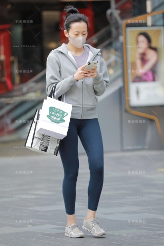 【玻璃街拍】深蓝瑜伽裤