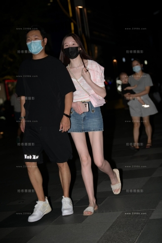 夜拍偶遇牛仔短裙小妹