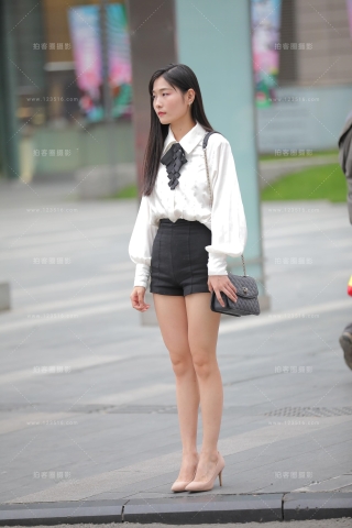 【凯恩赛贴】清秀的美腿女孩