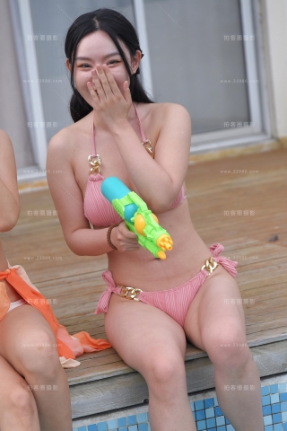 户外比基尼美女（城市版）（完整版）