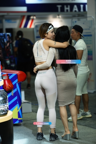 【咔喳赛贴】紧身裤和裹裙