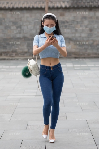 蜜桃小姐姐 尽显好身材