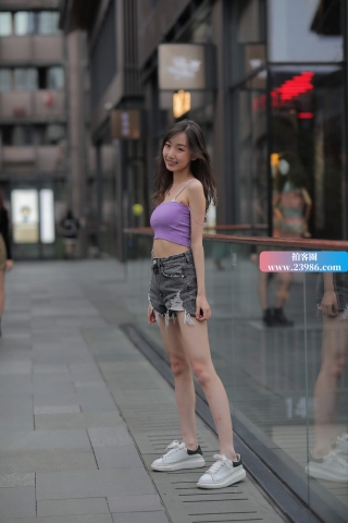 查看完整内容：搭讪街拍较小可爱的女孩 - 共16张图片