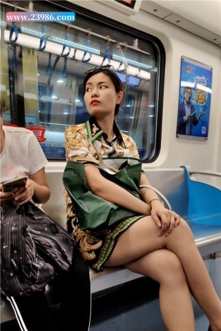 查看完整内容：长腿妹子 [568 MB/mp4]（完整版） - 共6张图片