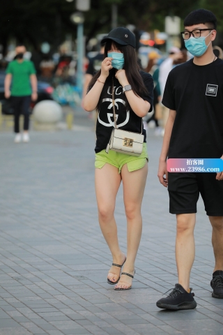 查看完整内容：极品美腿凉高女友 - 共21张图片