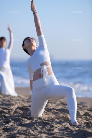 【小默赛帖】1640★美女，蓝天，大海★（城市版）