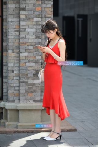 艳阳红清秀迷人