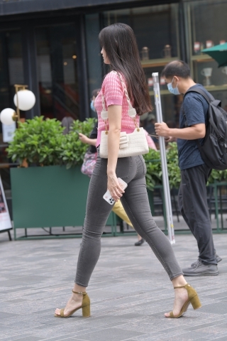 灰色牛仔裤美女【原图+视频】MO_0963T