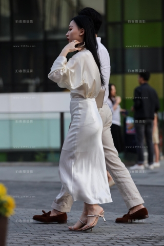 【小默赛帖】第1438篇★一身洁白性感美女★