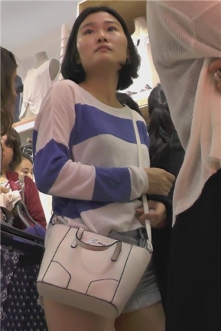 查看完整内容：街拍买衣服的短发热裤美臀美女 [1.46 GB]（视频版） - 共10张图片