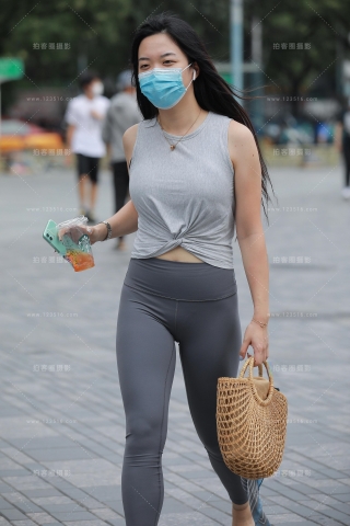 瑜伽裤性感小妹