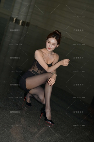 裹胸黑丝大长腿-小龙鼠