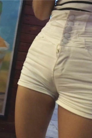 查看完整内容：街拍膏药热裤的妞 [1.10 GB]（视频版） - 共7张图片