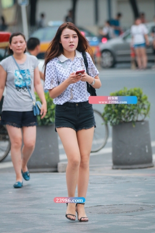 甜美可人 惹人爱