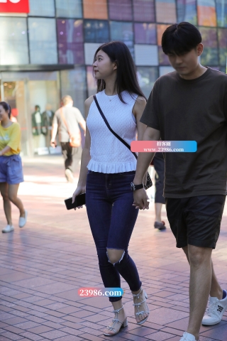 【视觉冲击赛贴】身材不赖的紧牛女友