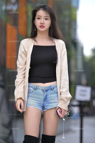 查看完整内容：【红石赛帖】漂亮热裤长腿美女 - 共27张图片