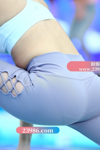 【Mark赛帖】柔美的水上瑜伽表演1