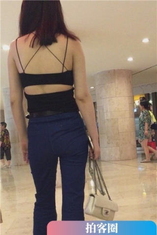 查看完整内容：颜值超高的露背装女神，牛仔喇叭裤少见。[750 MB]（视频版） - 共6张图片