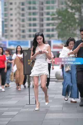 街拍极品美腿性感美女