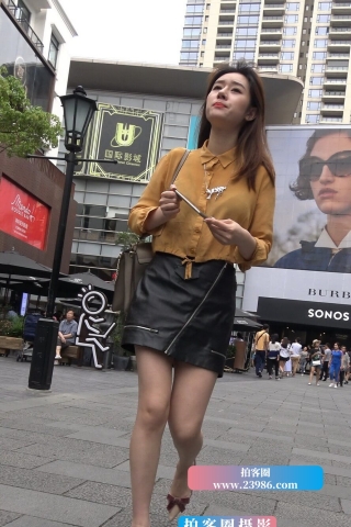 4K - 皮短裙靓女小姐姐 [1.21 GB/MP4]（视频版）