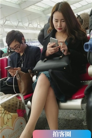 查看完整内容：4k-候车室拍摄性感美腿高跟肉丝成熟女神姐姐（视频版） - 共6张图片