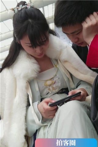 查看完整内容：4k-候车室低头玩pad的霸气复古裙小仙女姐姐（视频版） - 共6张图片