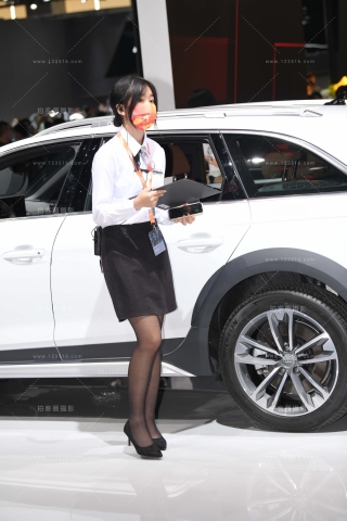 查看完整内容：卖车子的黑丝，白衬衫小姐姐 - 共19张图片