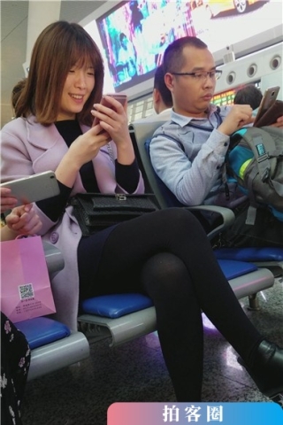 查看完整内容：4k-高铁站候车室拍摄黑丝打底裤美腿美女（视频版） - 共6张图片