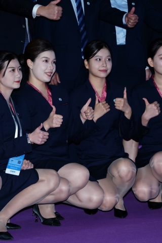 查看完整内容：2024年6月某金融展部分展位丝袜美女图集（第1部） - 共20张图片