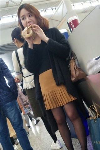 查看完整内容：4k-性感少妇诱人黑丝秀色可餐 - 共6张图片