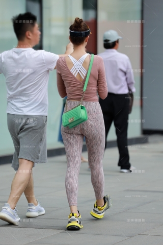 第1518篇★体贴紧身美女★