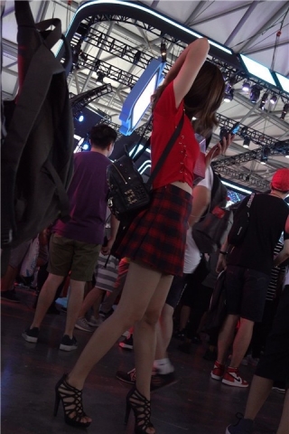 查看完整内容：红衣格子短裙showgirl少女自拍 [764 MB]（视频版） - 共6张图片