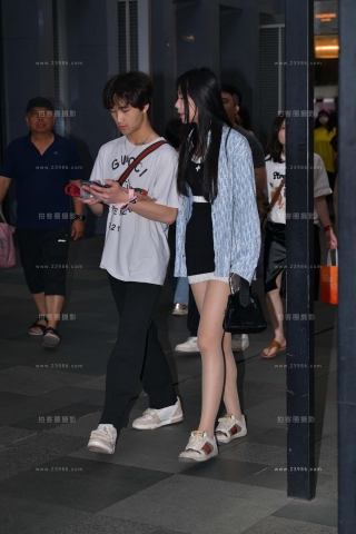 穿rou丝的小姐姐