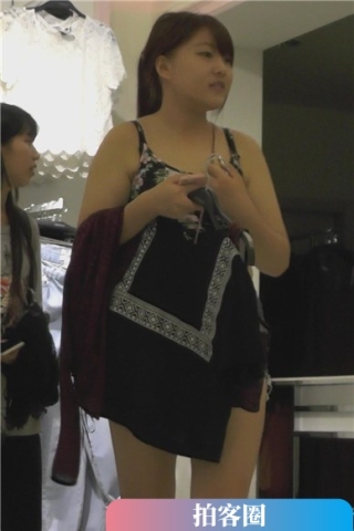 查看完整内容：街拍肥臀美女跟好姐妹逛街 [588 MB]（视频版） - 共6张图片