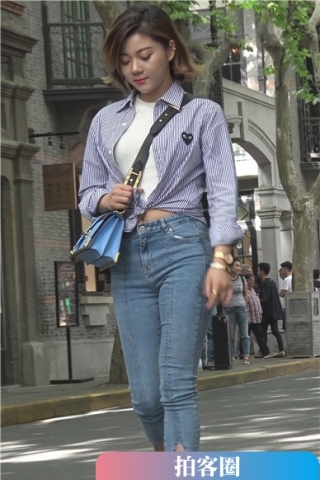 查看完整内容：4k-貌美如花的紧身蓝色牛仔裤美女姐姐边走边拍[2.94 GB]（视频版） - 共10张图片