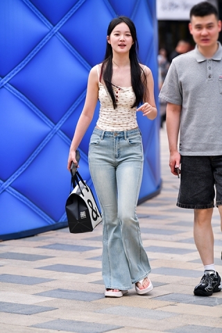 ★微喇牛仔裤美女