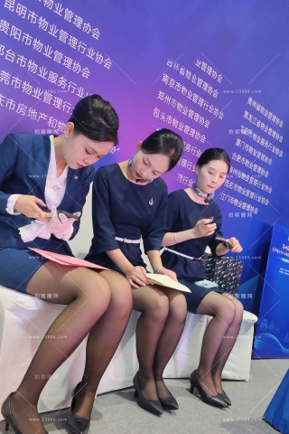 4K视频会场的经典群黑丝制服案场堪比空姐啊（视频版）