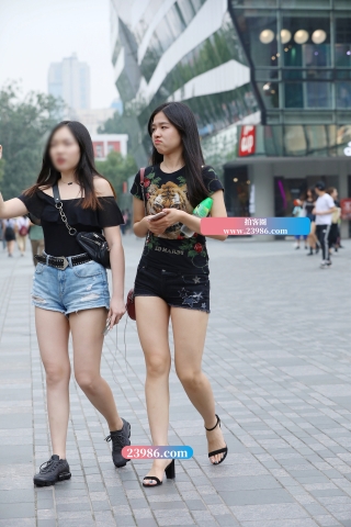 【视觉冲击赛帖】虎头上衣，紧致热裤美眉