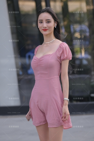 【街拍之魂赛帖】高颜值大长腿，爱了吗