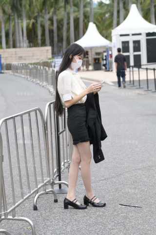 黑色短裙丝腿时尚女神