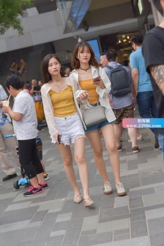 一对小清新闺蜜