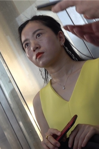 街拍各种美足mm [1.10 GB/avi]（视频版）
