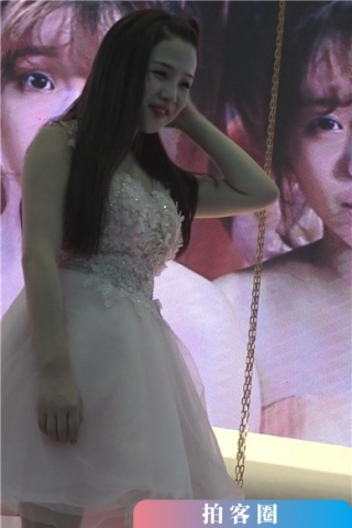 查看完整内容：舞台上粉嘟嘟的公主裙萌妹子60068（视频版） - 共6张图片