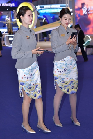 高端灰丝高跟海航空姐（完整版）