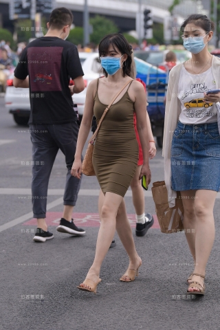 查看完整内容：吊带包臀裙美女 - 共16张图片