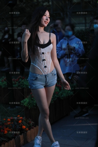 热裤长腿性感美女（城市版）（完整版）