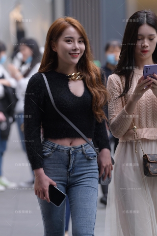 查看完整内容：笑得很甜的紧牛美女 - 共18张图片