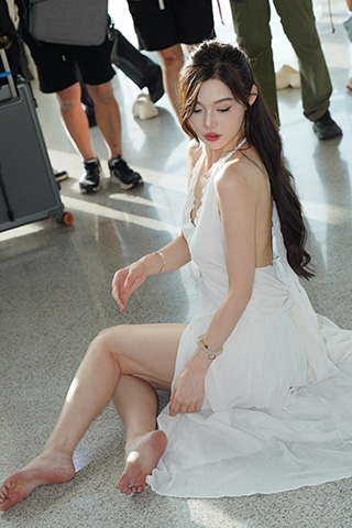 查看完整内容：一袭白裙 凡尘精灵 - 共17张图片