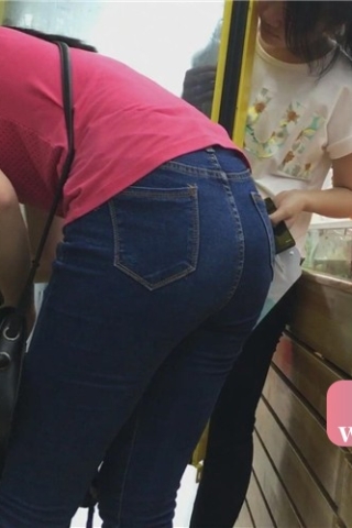 查看完整内容：跟着圆臀紧身蓝牛姐妹花爬山 [1.06 GB]（视频版） - 共9张图片